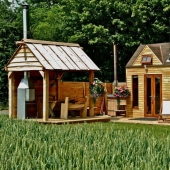 Outdoors in comfort: in a mobile house with an area of only 12 square meters. m there is a place for 5 people