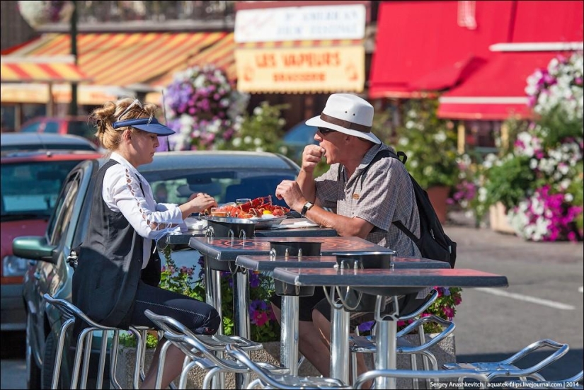 Oysters for three kopecks or a fish market on the shores of the English Channel