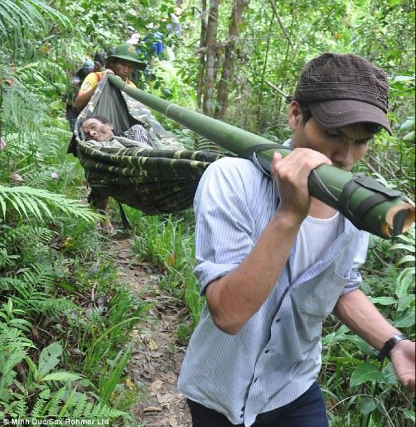 Padre e hijo encontrados en Vietnam escondidos en la selva durante 40 años