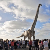 Paleontólogos han desenterrado un dinosaurio del tamaño de un Boeing 737 en la Patagonia
