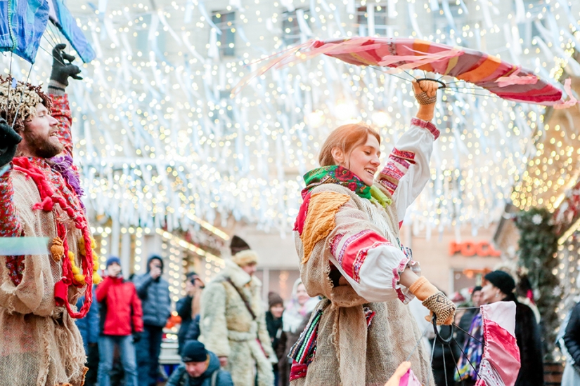 Pancakes with pike caviar and reconstruction of fist fights at the Moscow Maslenitsa Festival