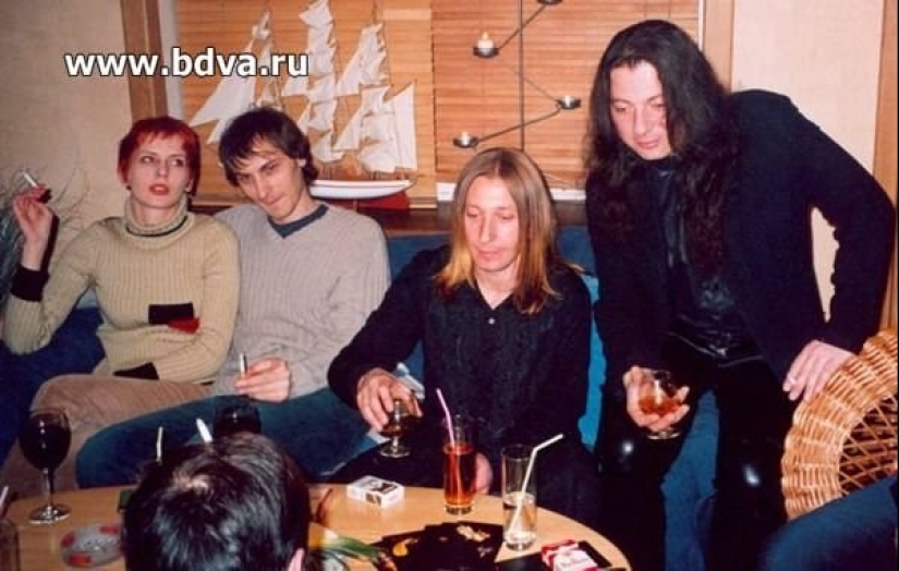 Papá-una copa de vino de oporto: cómo y qué bebieron las estrellas de rock rusas
