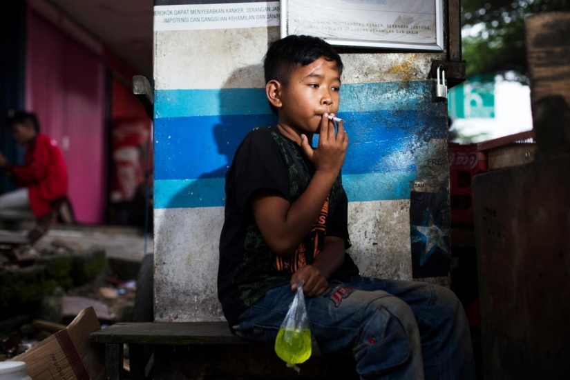 Pequeños fumadores de Indonesia