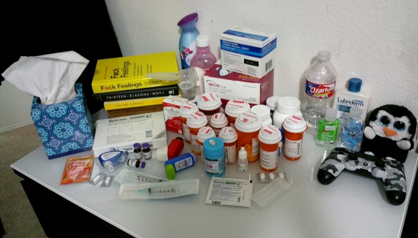 Photo project: what the bedside tables of chronic patients tell about