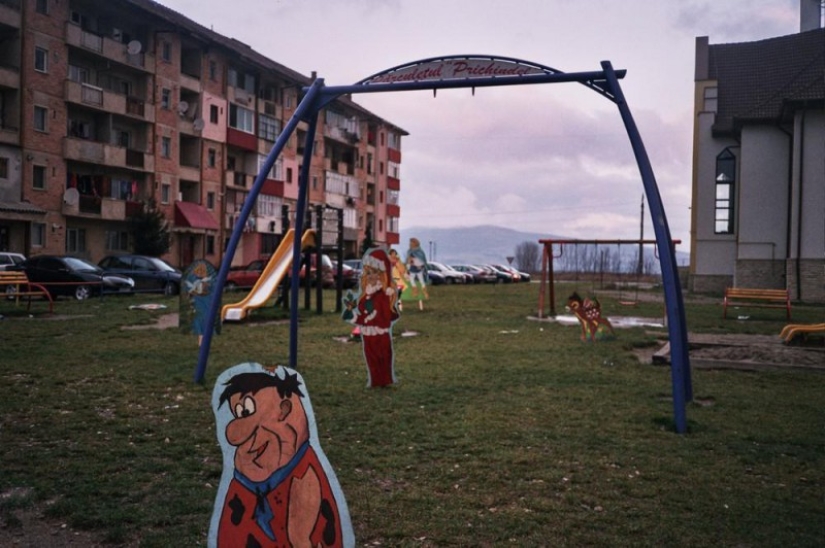 Photographer shows how his hometown in Transylvania is dying