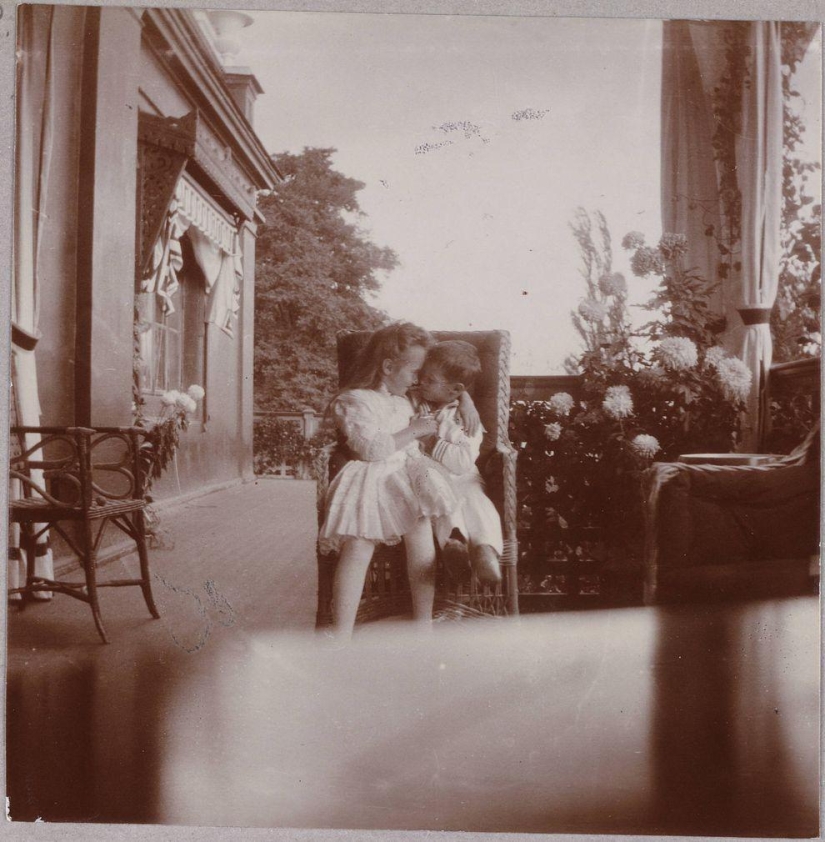 Photos of the Romanov family that you hardly saw