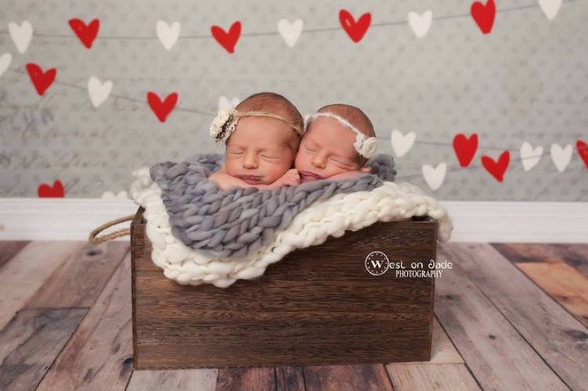 Photos of two pairs of twins prove the indestructible power of love between them