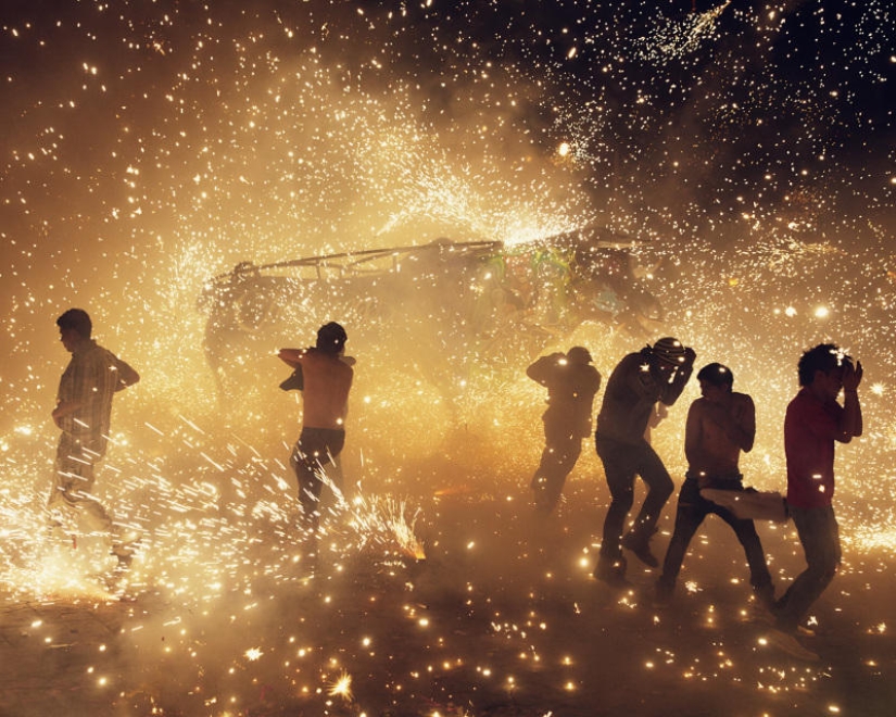 Pirotecnia impresionante: los mexicanos se templan en el festival de fuegos artificiales