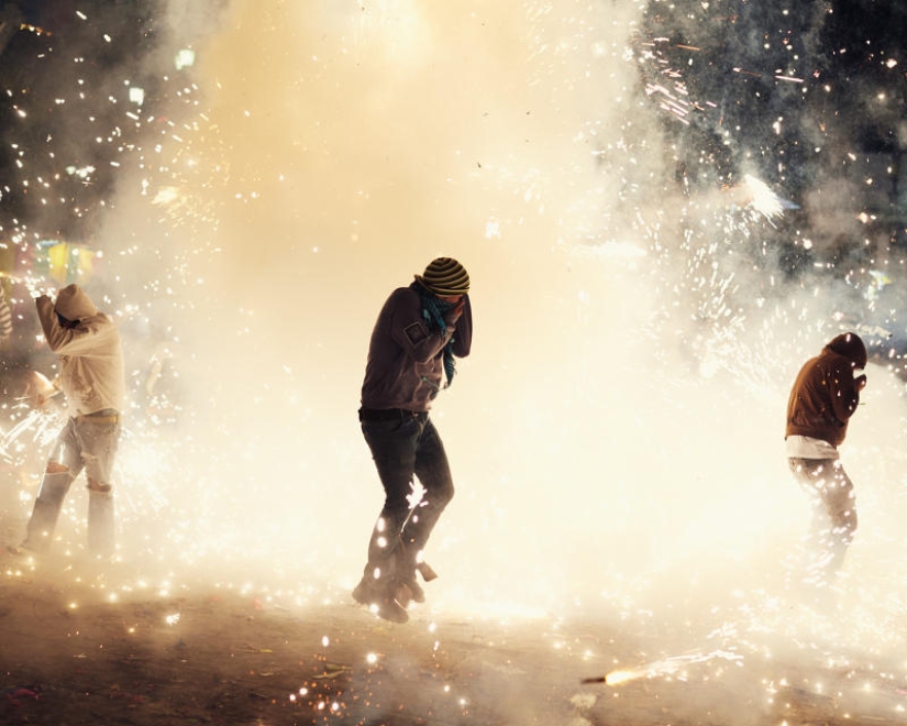 Pirotecnia impresionante: los mexicanos se templan en el festival de fuegos artificiales