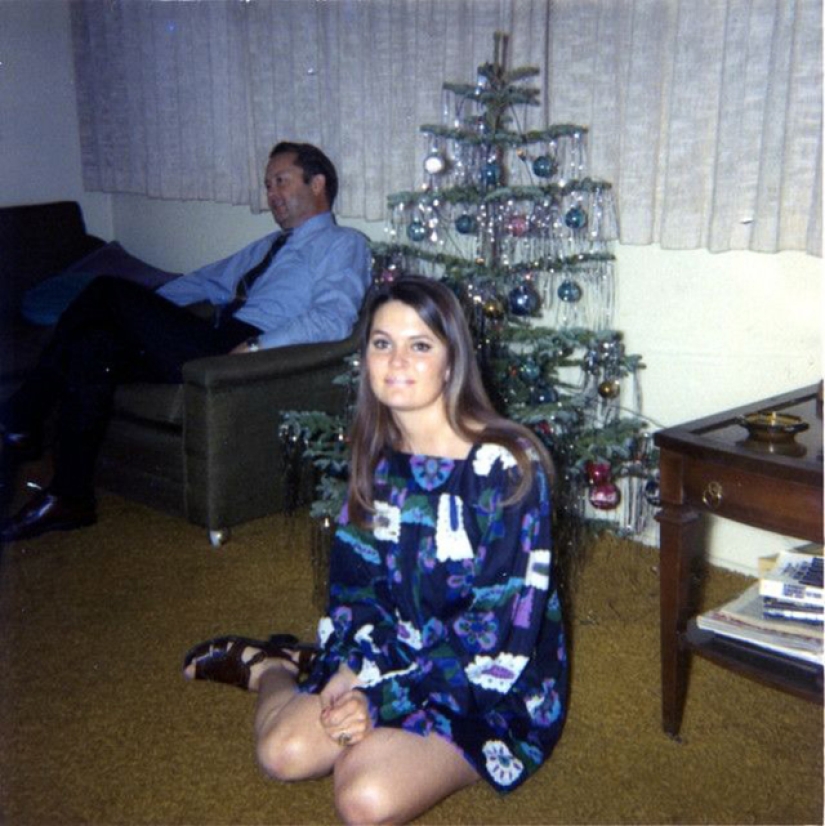Playful photos under the Christmas tree from old albums
