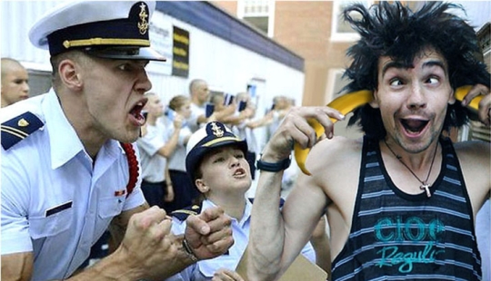 "Plátanos en los oídos" : cómo aparecieron los auriculares modernos "Plátanos en los oídos" : cómo aparecieron los auriculares modernos