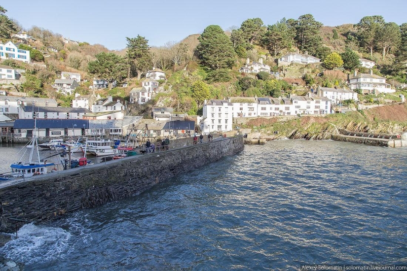 Polperro fishing village in the south of the UK