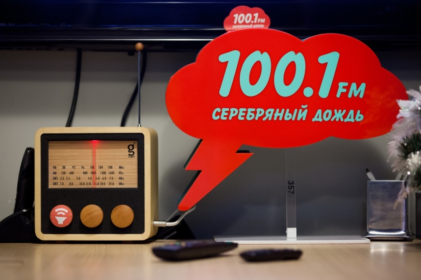 Popov no se avergüenza: cómo funciona la estación de radio Silver Rain
