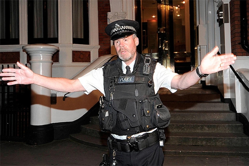 Por qué los agentes de policía en el Reino Unido no portan armas