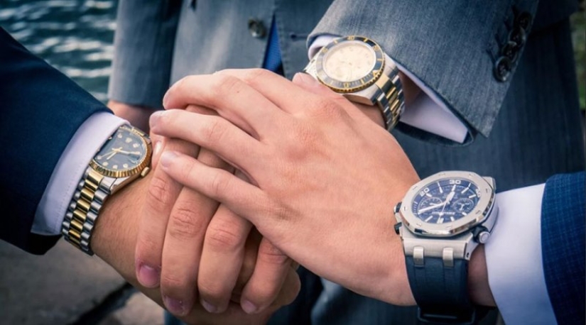 Por qué los hombres usan relojes en la mano izquierda