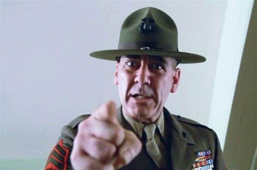 Por qué los sargentos del ejército de los Estados Unidos gritan constantemente a los reclutas
