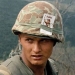 ¿Por qué los soldados estadounidenses en Vietnam usan cartas en sus cascos