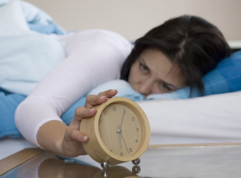 Por qué no dormimos lo suficiente: los científicos hablaron de las principales razones