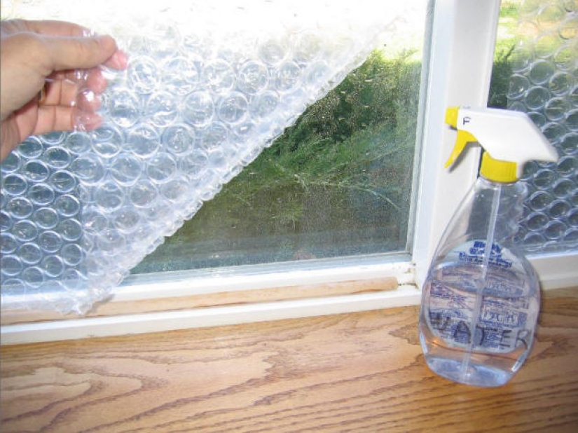 ¿Por qué sellan las ventanas con plástico de burbujas de aire en los EE.UU.?