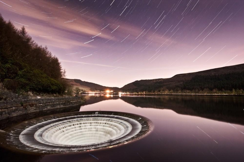 Portal a otros mundos - Cráter del embalse Ladybower