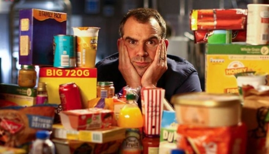 Presentador de televisión británica comió comida rápida durante un mes y obtuvo un resultado inesperado
