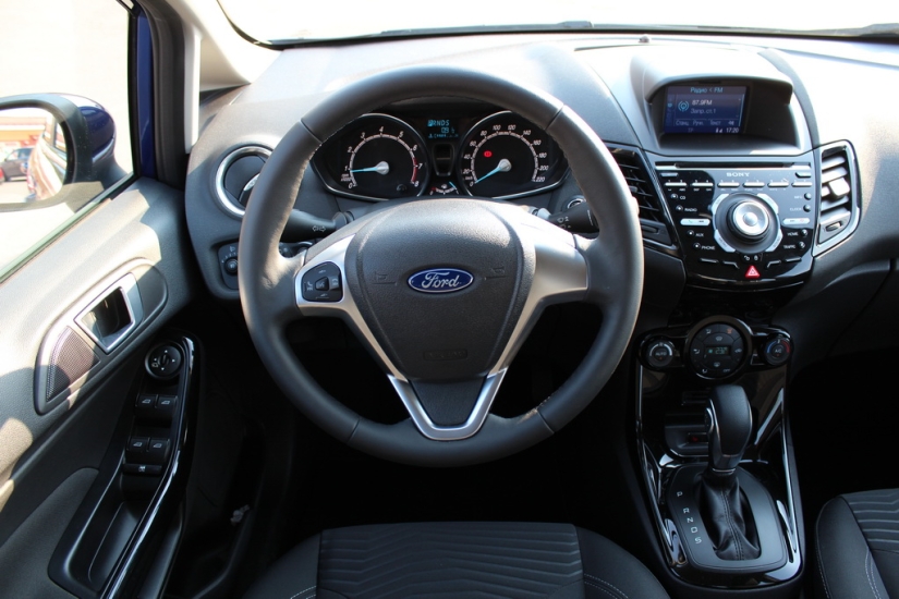 Probamos el &quot;gusto&quot; del sedán Ford Fiesta 2015