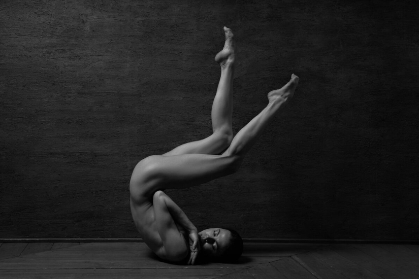 Professional dancers and gymnasts: 15 candid photos without vulgarity (16+)