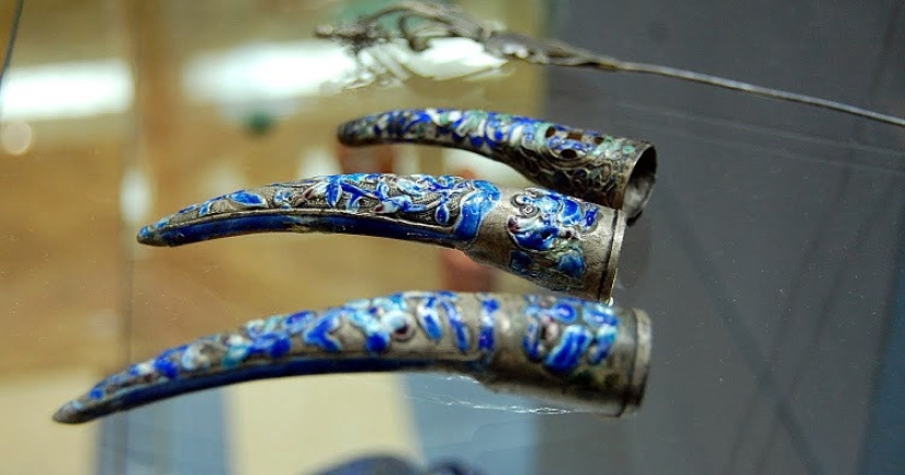 Qué es huzhi, o Cómo se resolvió el problema de las uñas largas en la China medieval