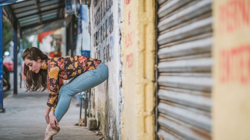 Retratos sensuales de bailarines en las concurridas calles de la antigua Ciudad de México