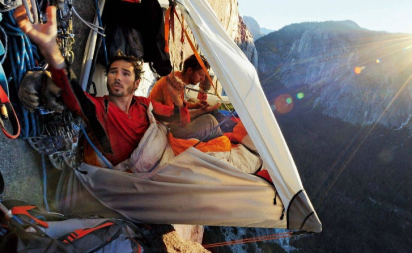 Sí, para durar la noche: cómo duermen los escaladores en las montañas