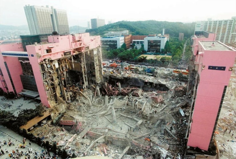 Sampun Mall Collapse