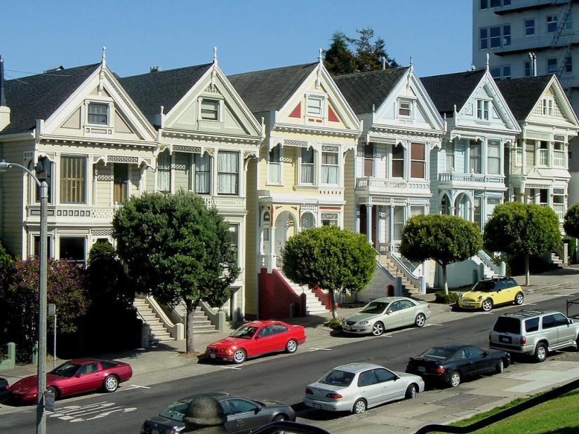 San Francisco&#39;s Flamboyant Landmark: Painted Ladies&#39; Victorian Homes