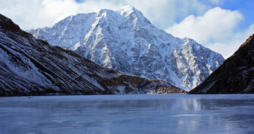 Sarez lake: the fatal attraction of the Pamirs