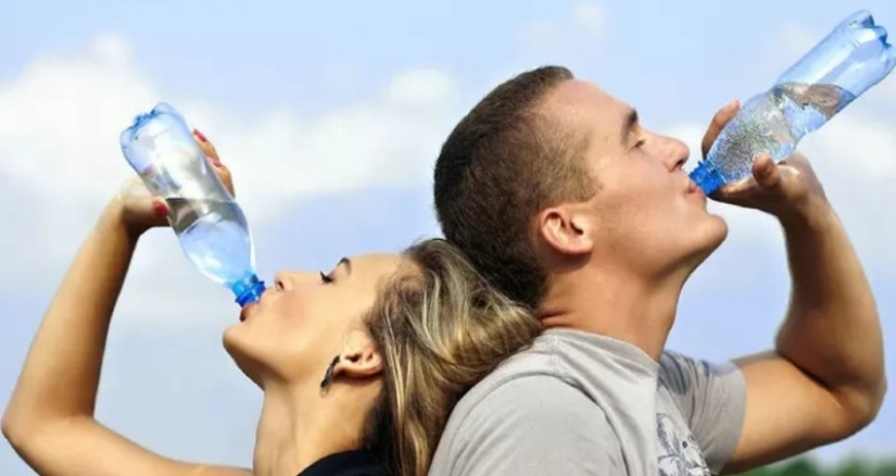 Scientists have proven that drinking water is just as pleasant for the brain as sex and delicious food