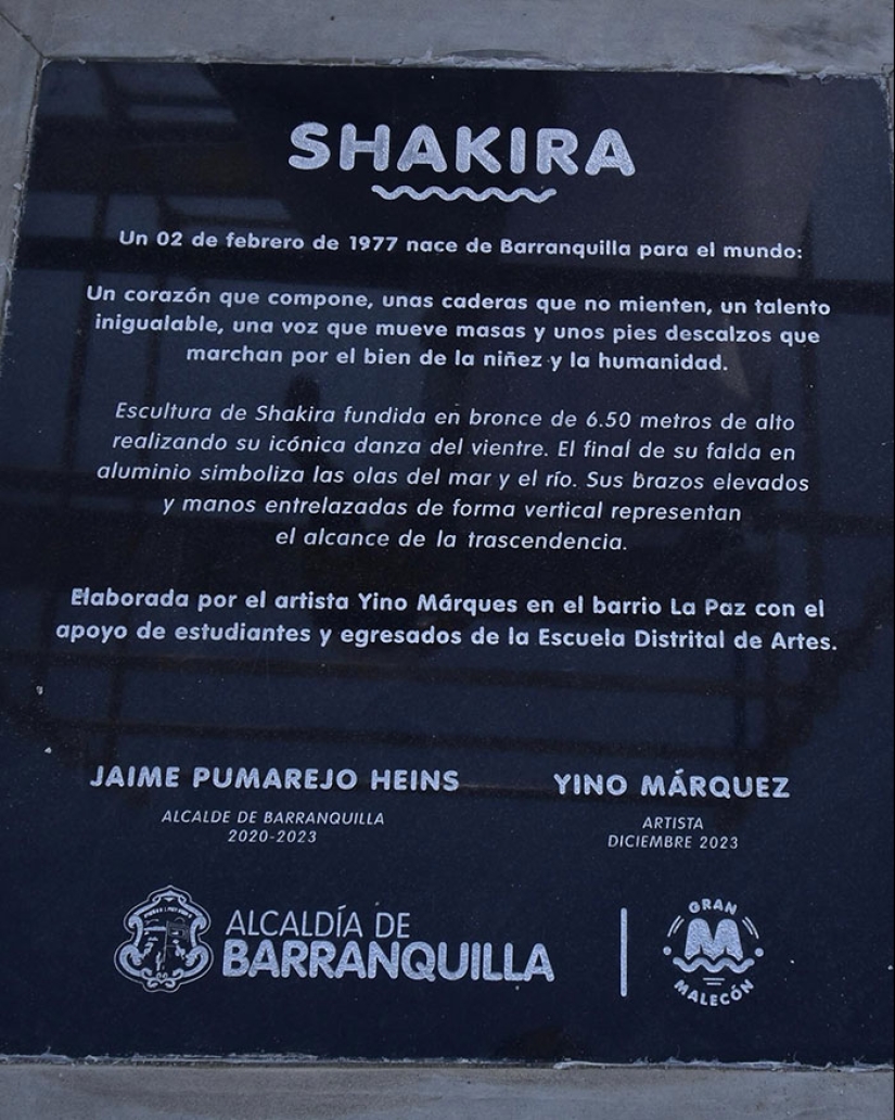 Se inaugura la colosal estatua de Shakira en Colombia y la gente hace el mismo chiste al respecto