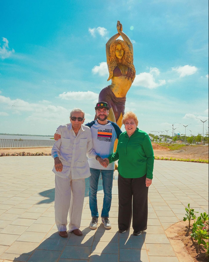 Se inaugura la colosal estatua de Shakira en Colombia y la gente hace el mismo chiste al respecto