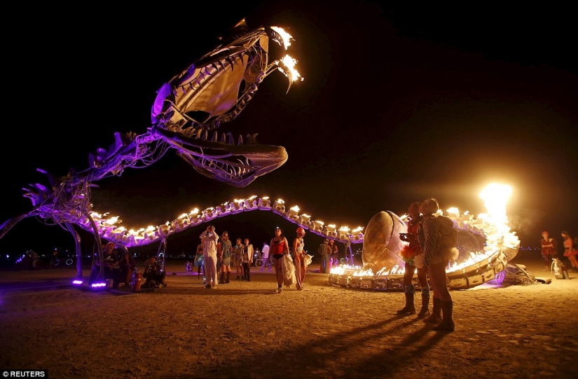 See the scale - Burning Man festival from a bird&#39;s eye view and more