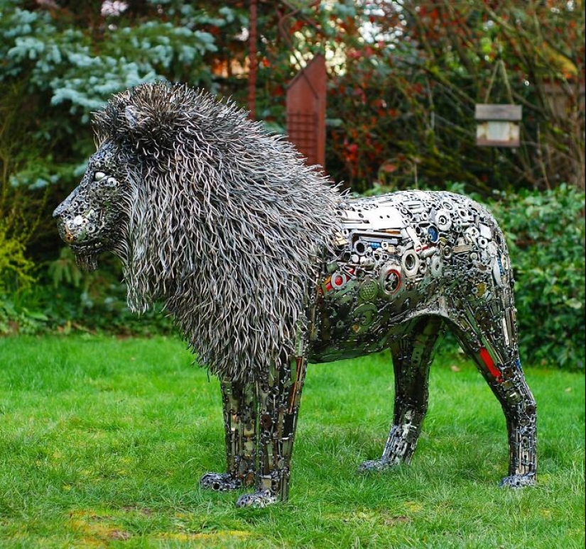 Self-Taught Artist Creates Impressive Sculptures From Recycled Materials