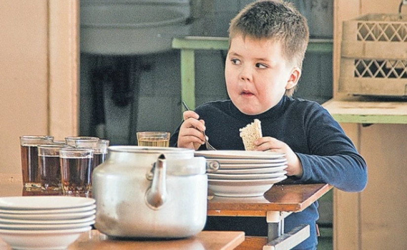 Semolina porridge and not only: the dishes most disliked by Russians in childhood are named