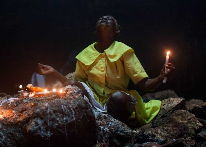 Servants of Spirits: Photographer Explored Voodoo in Haiti for 20 Years