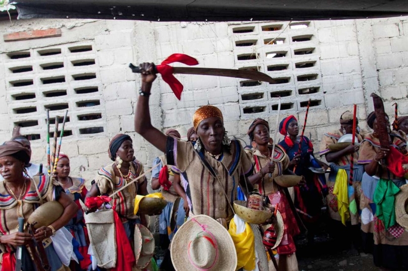 Servants of Spirits: Photographer Explored Voodoo in Haiti for 20 Years