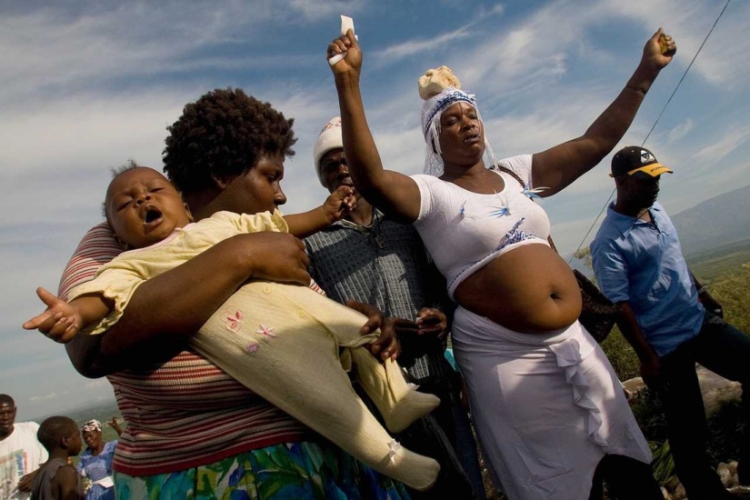 Servants of Spirits: Photographer Explored Voodoo in Haiti for 20 Years