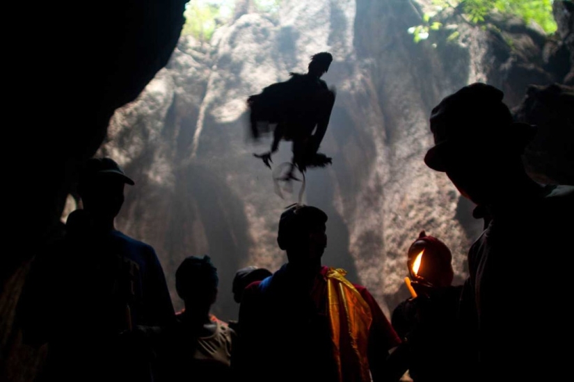 Servants of Spirits: Photographer Explored Voodoo in Haiti for 20 Years