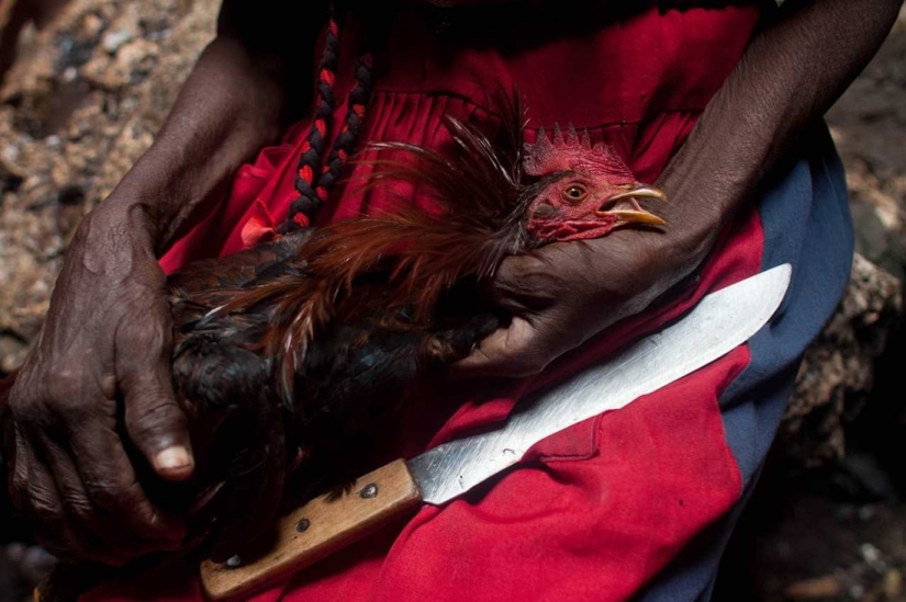 Servants of Spirits: Photographer Explored Voodoo in Haiti for 20 Years