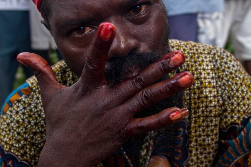 Servants of Spirits: Photographer Explored Voodoo in Haiti for 20 Years