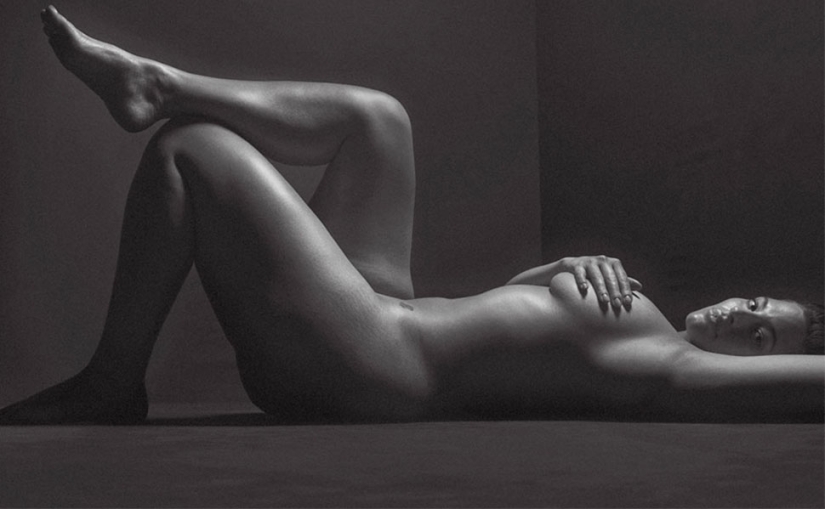 Sexualidad en el cuerpo: sincera sesión de fotos en blanco y negro de la modelo de tallas grandes Ashley Graham