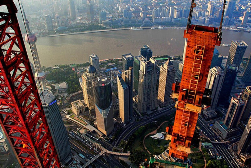 Shanghai through the eyes of a crane operator
