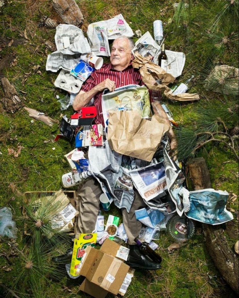 Shocking photos: how much garbage a person produces in just a week