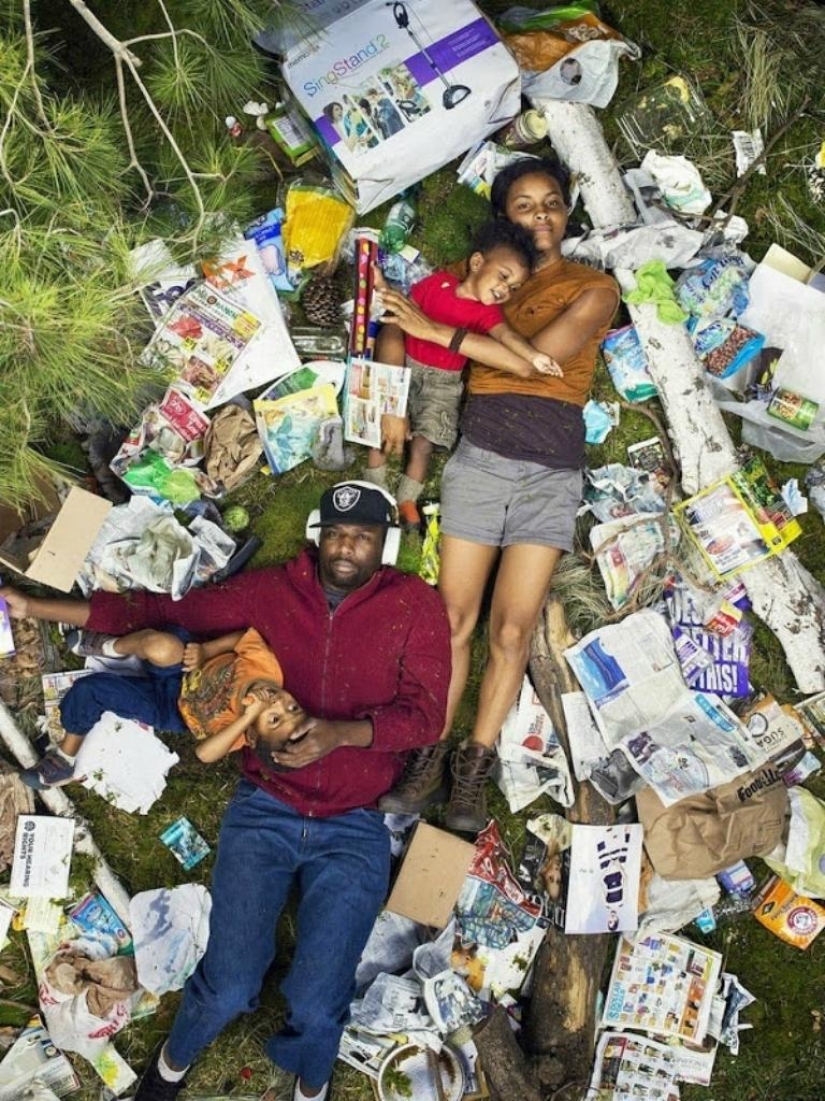 Shocking photos: how much garbage a person produces in just a week