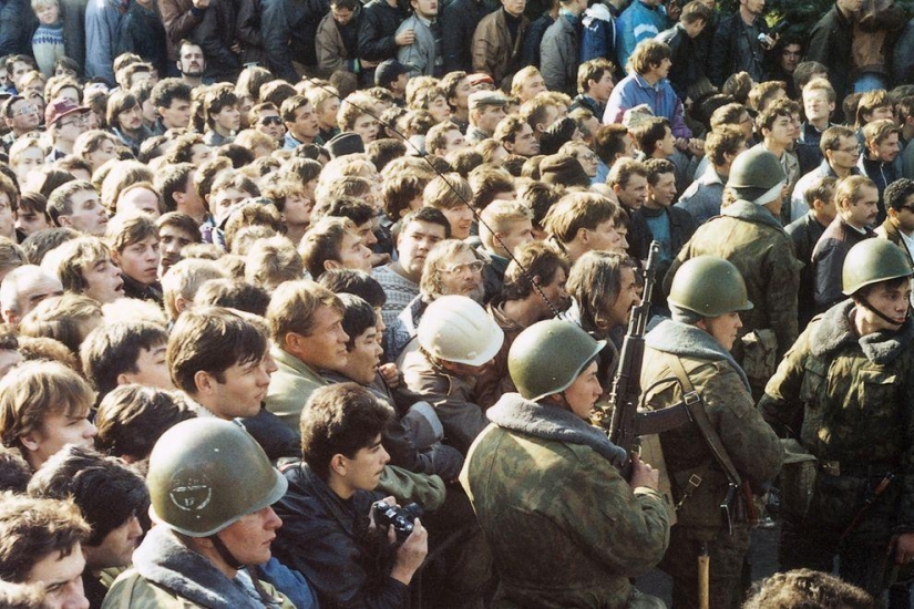 Shooting of the House of Soviets on October 4, 1993